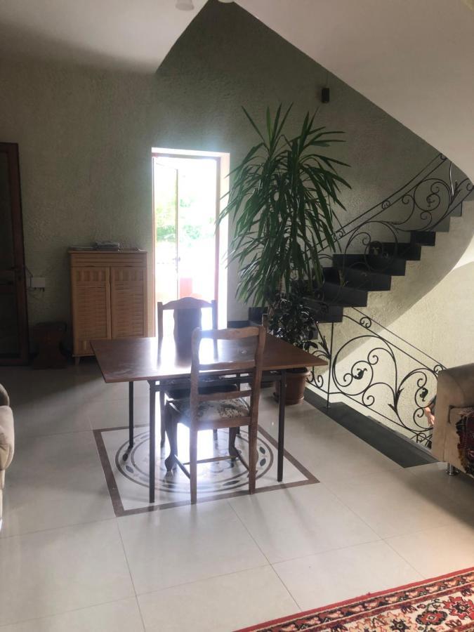Chez Yvette Bed & Breakfast Garni Bagian luar foto