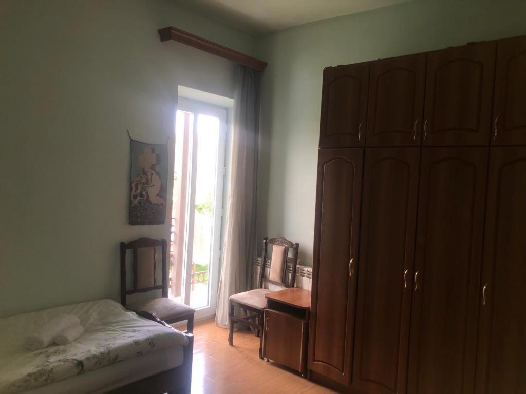 Chez Yvette Bed & Breakfast Garni Bagian luar foto