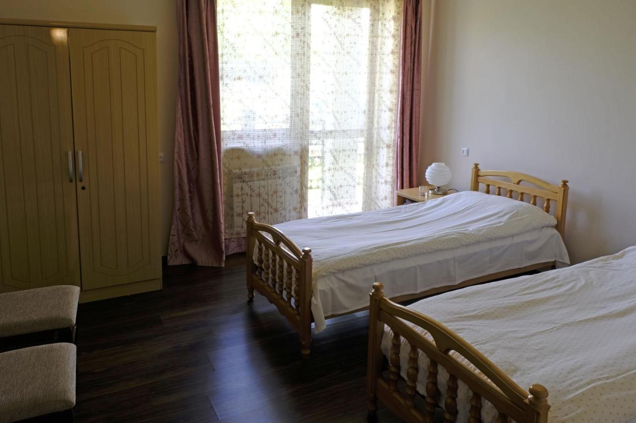 Chez Yvette Bed & Breakfast Garni Bagian luar foto